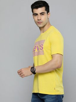 Levi's - Men Yellow Crew Neck T-Shirt