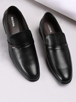 REGAL - Black Men Textured Leather Formal Loafers