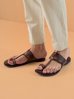 REGAL - Brown Men Stylish Leather Embossed Kolhapuris