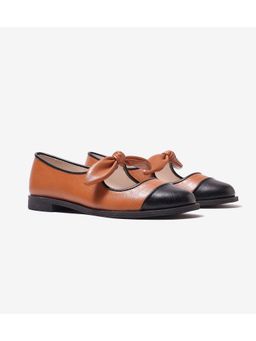 Pair ie Tales - Bow Detail Cap-Toe Ballerinas - Tan