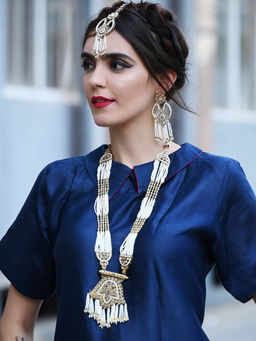 Odette - Golden And White Traditional Jewellery Set (Set of 3)