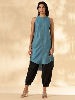 Abhishti - Peacock Blue High-Low Contrast Piping Kurta