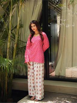 KRUTICO - Vanya Pink Kurta with Farshi Salwar