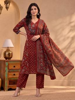 Vbuyz - Maroon Women Cotton Floral Printed Straight Kurta with Pant and dupatta