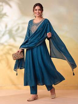 Jaipur Kurti - Women Embroidery Teal Kurta with Pant and Dupatta