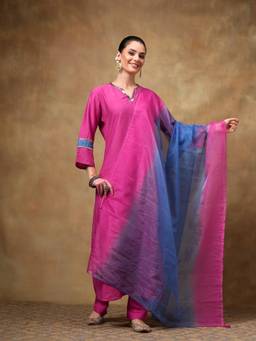 TAHILIYA - Pink Organza Ombre Tassel Dupatta