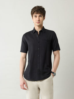 Arrow Sports - Men Black Solid Slim Fit Casual Shirt