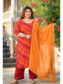 Desi Noor - Plus Size Red Bandhani Kurta with Pant and Dupatta