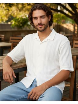 Bewakoof - Men's White Textured Oversized Shirt