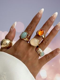 OOMPH - Boho Retro Look Gold Tone Ring Set (Pack of 5)