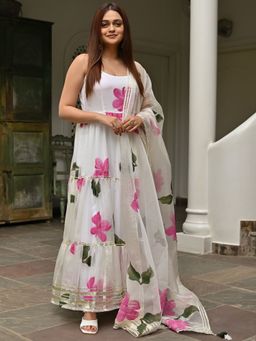 Lavanya The Label - White Handbrush Anarkali (Set of 3)