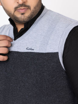 Kvetoo - Men Grey Plus Size Sleeveless Sweater