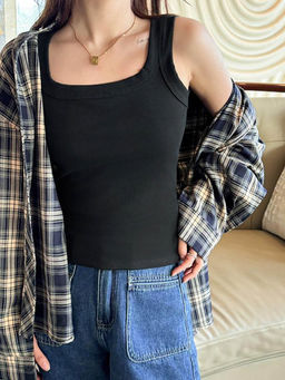 Outzidr - Black Solid Round Neck Ribbed Tank Top