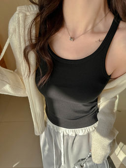 Outzidr - Black Solid Scoop Neck Ribbed Tank Top