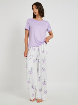 Styli - Women Purple Lettuce Edge Hem T-Shirt And Floral Printed Pyjama