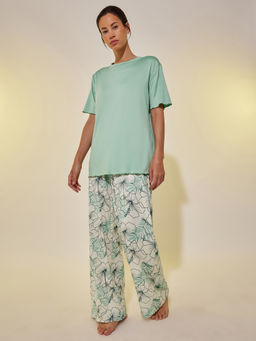 Styli - Women Solid Lettuce Hem T-Shirt And Floral Printed Pyjama