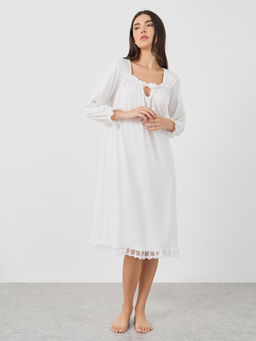 Styli - Women White Solid Lace-Trim Long Sleeve Nightdress