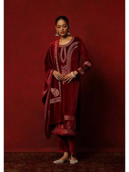House of Chikankari - Maroon Velvet Embroidered Women's Kurta With Pant And Dupatta