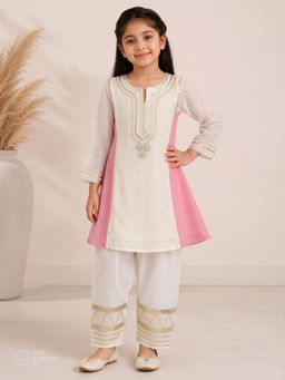 BITIYA BY BHAMA - Girls Off White Kurta With Farsi Salwar