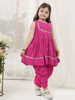 Little Bansi - Girls Cotton Ambi Zari Sleeveless Kurta And Salwar Set - Hot Pink