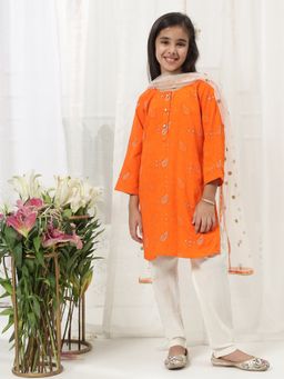 Little Bansi - Girls Cotton Ambi Zari Kurti Set With Pyjamas And Dupatta - Orange