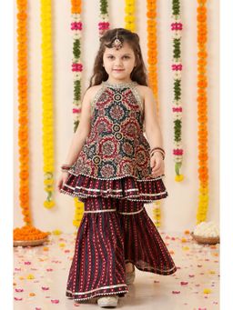 Titrit - Cotton Sleeveless Floral Lace Embellished Kurta And Sharara Set - Burgundy