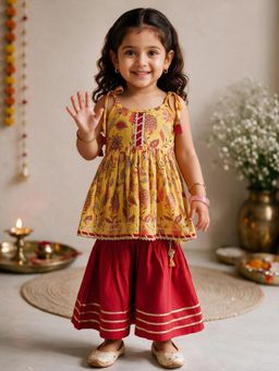 Vastramay - Yellow Cotton Blend Floral Print Thigh Length Kurta And Pyjama Set