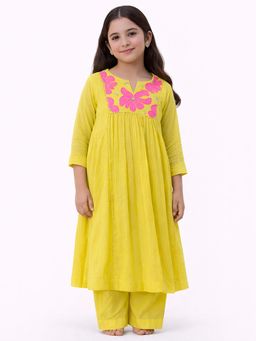 Tiny Pants - Girls Yellow Floral Kurta with Pant