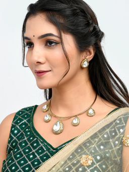 Voylla - Hasli Elegant White Kundan-Studded Golden Necklace Set