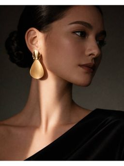 Qunic - Solenne Gold Drops Earrings