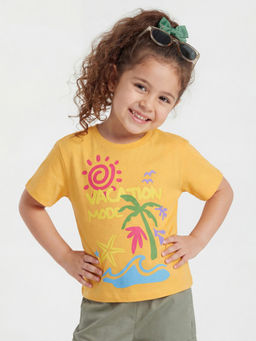 United Colors of Benetton - Yellow Boxy Fit Round Neck Graphic Print T-shirt