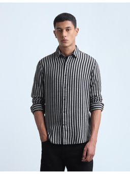 Flying Machine - Men Regular Fit Vertical Stripes Shirt - Black