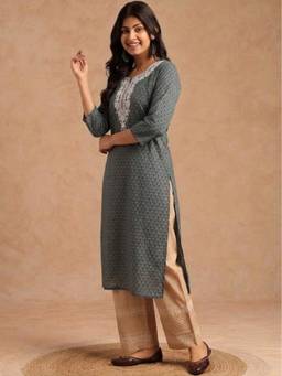 Surhi - Grey Cotton Embroidered Regular Round Neck Kurta