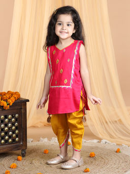 Kinder Kids - Girls Floral Embroidered Pure Cotton Kurta With Dhoti