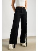 Black color option, Sold out, Currently selected