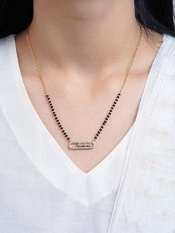 SWASHAA - Urmi Bar Frame Mangal Sutra