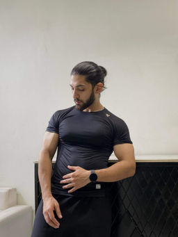 Aesthetic Bodies - Men Black Solid Performance Active T-Shirt
