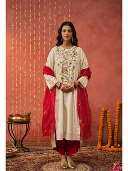 Shivani Bhargava - Gehna Ivory Silk Embroidered Kurta with Dhoti and Dupatta (Set of 3)