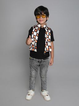 Taffy - Checkered Sleeveless Zipper Jacket and Half Sleeves T-Shirt (Set of 2)