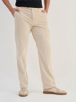 GANT - Men Beige Solid Straight Fit Trouser