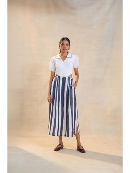 Vedika M - White Corset Top with Skirt (Set of 2)