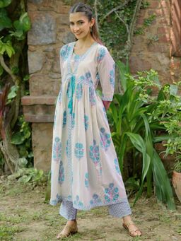 Libas - Women Off White Floral Flared Kurta with Pant (Set of 2)