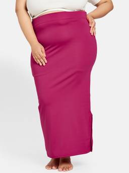 G Heist - Women Magenta Plus Size Solid Seamless Saree Shapewear