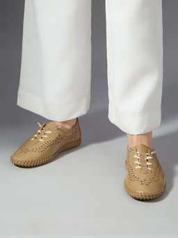 Inc.5 - Women Brown Casual Solid Round Toe Lace-Up Sneakers