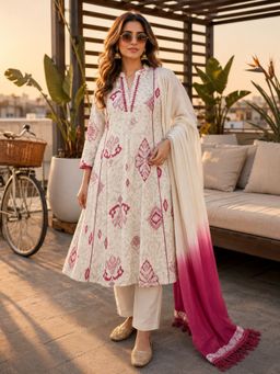BERRYLICIOUS - Women Beige Printed Aline Kurta Pant and Dupatta