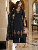 Black color option, Sold out, Currently selected