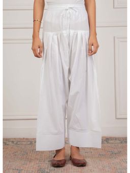 HOUSE OF KARI - White Solid Loose Fit Palazzo