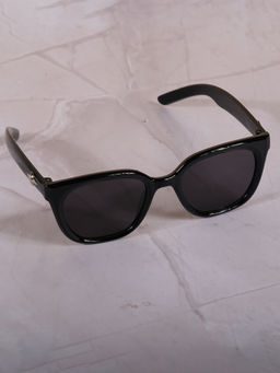 DukieKooky - Unisex Kids Stylish and Sturdy Black Square Sunglasses