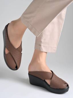 Shoetopia - Women Brown Stylish Fashion Wedges
