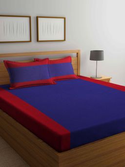 ARRABI - Red Geometric Handwoven Cotton Double Bedsheet with 2 Pillow Covers
